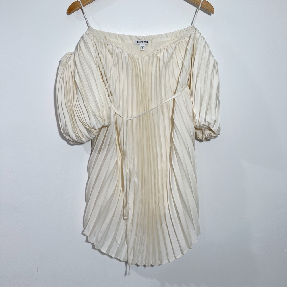 Express Pleated Off The Shoulder Mini Dress In Swan Size XS - Picture 3 of 14